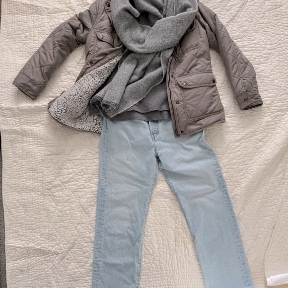 **SOLD** Large scarf - Picture 3 of 3